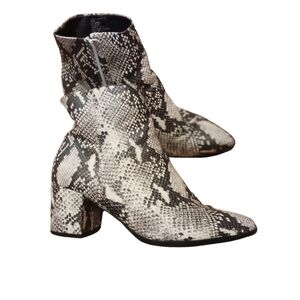 Steve Madden Dafnii Faux Snakeskin Pointy Toe Ankle Boots Ladies 8.5 Med EXOTIC